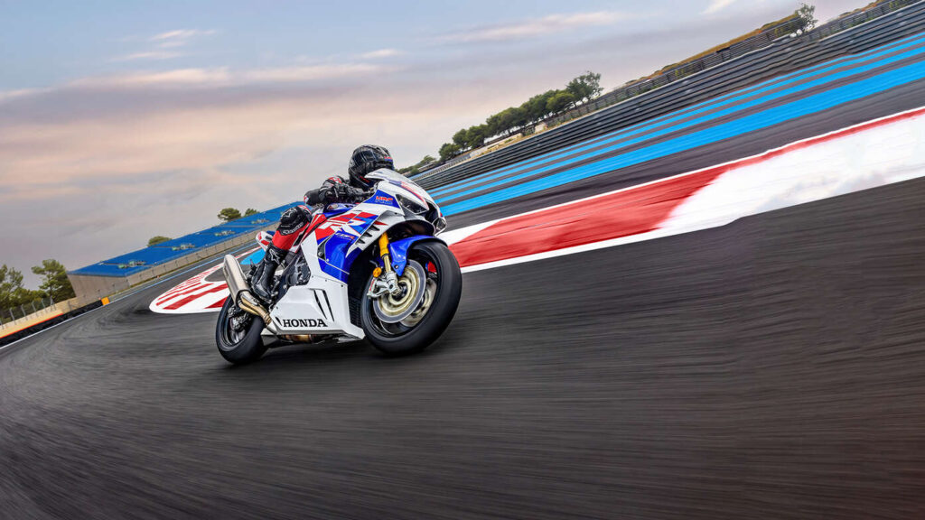 Honda CBR1000RR-R Fireblade 30th Anniversary 2023