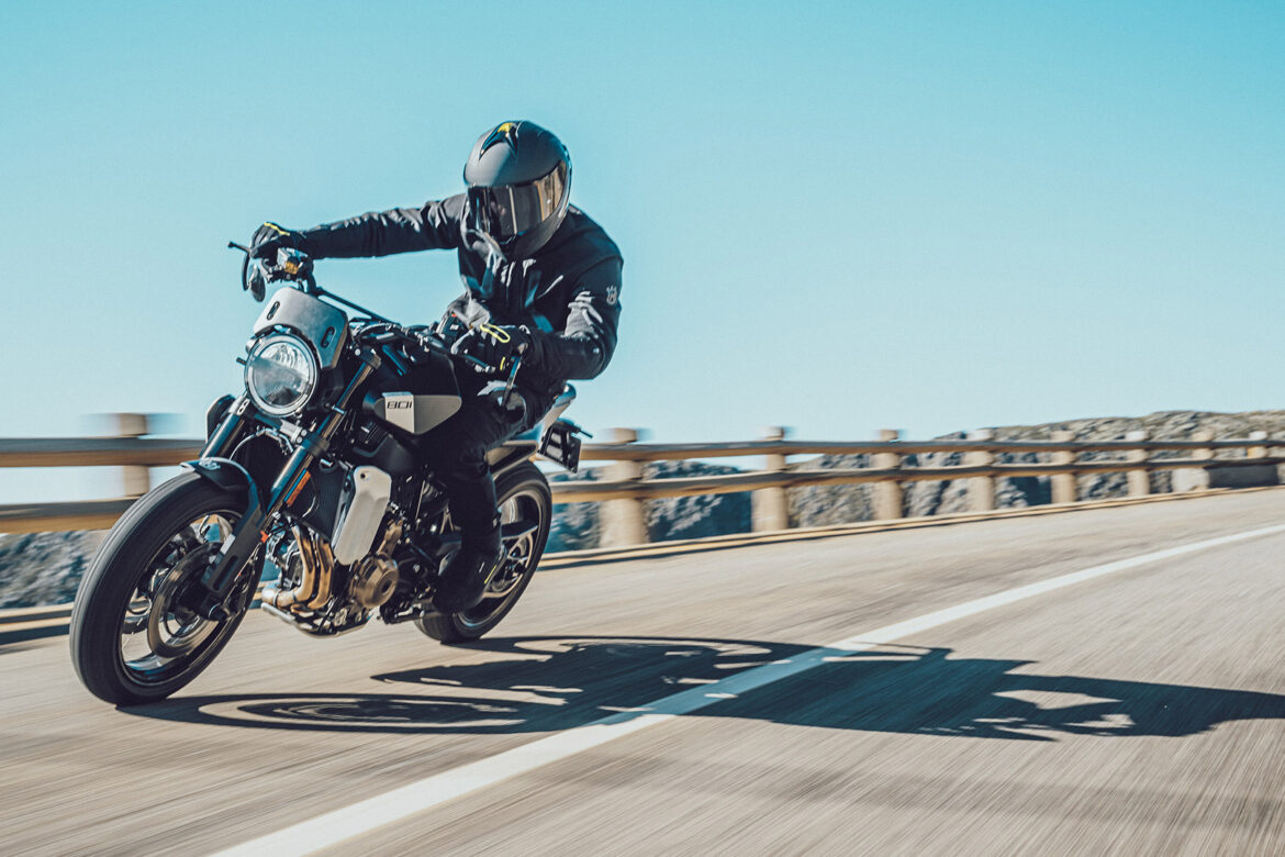 Husqvarna Svartpilen 801 L 2025